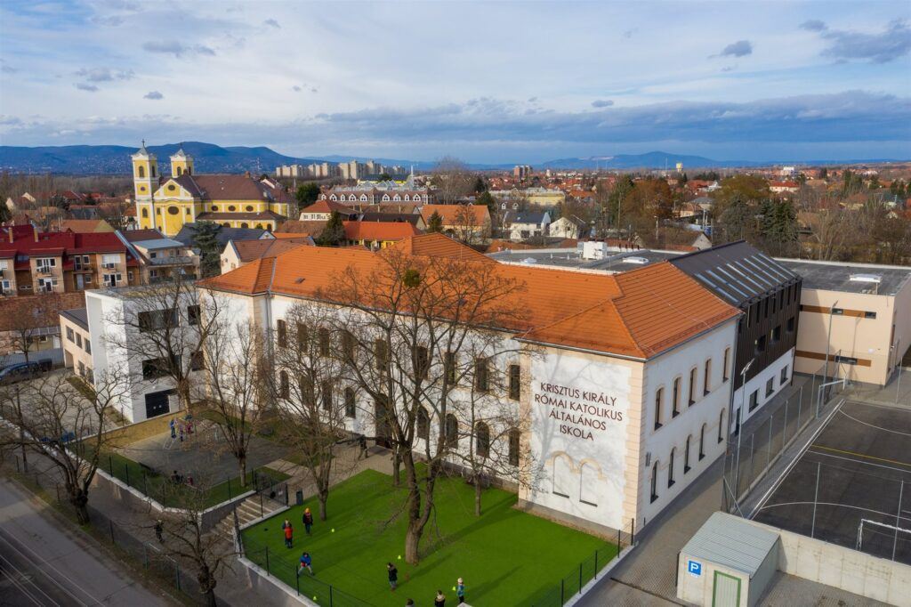 Krisztus Király Római Katolikus Általános Iskola 028