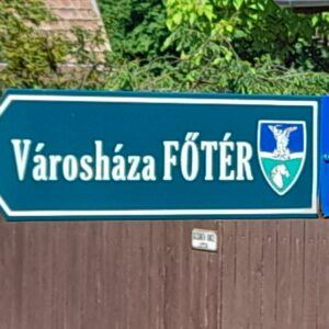 Egységes útinformációs táblák kialakítása 000