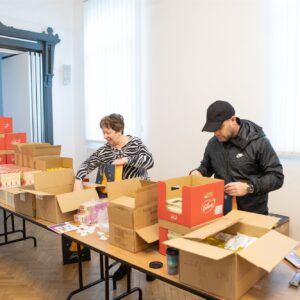 Karácsonyi ajándékcsomag a 65 éven felüliek számára 003