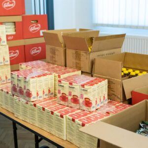 Karácsonyi ajándékcsomag a 65 éven felüliek számára 004