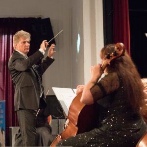 Nőnapi köszöntés és virágosztás 009