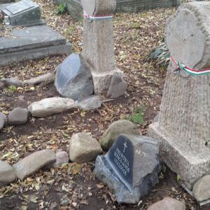 Első világháborús hadisírok felújítása 010