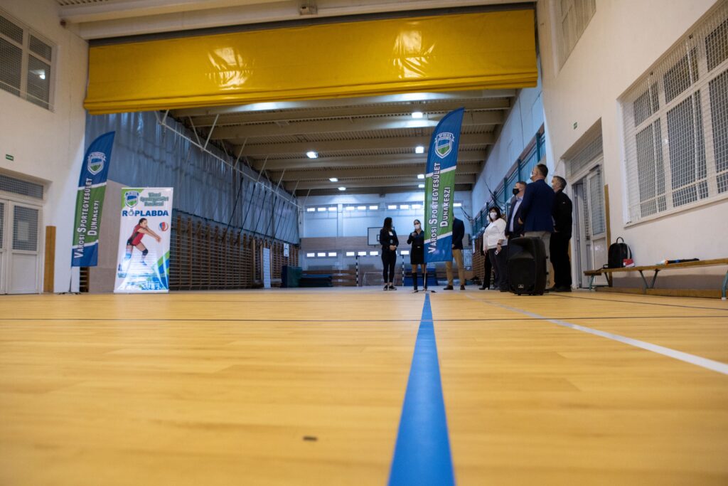 Korosi tornacsarnok burkolatcsere 001 kicsi